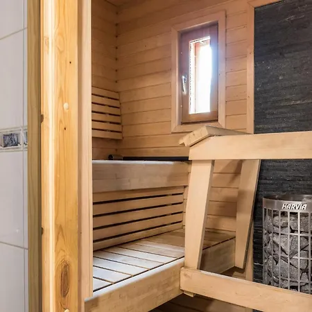 펜션 Hirvasporo 2a 레비