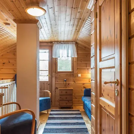 펜션 Hirvasporo 2a